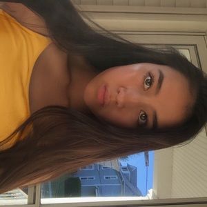 Meet your Posher, Leanna